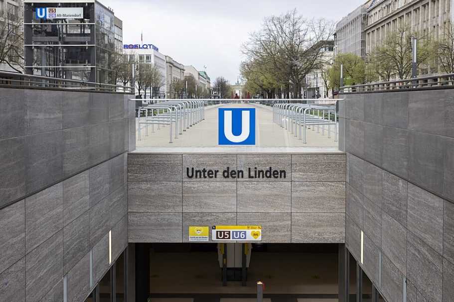 © Arne Müseler | CC BY-SA 3.0 DE Ab 2026 green leaders by bcth gGmbH in Berlin-Mitte | Römischer Hof | Unter den Linden